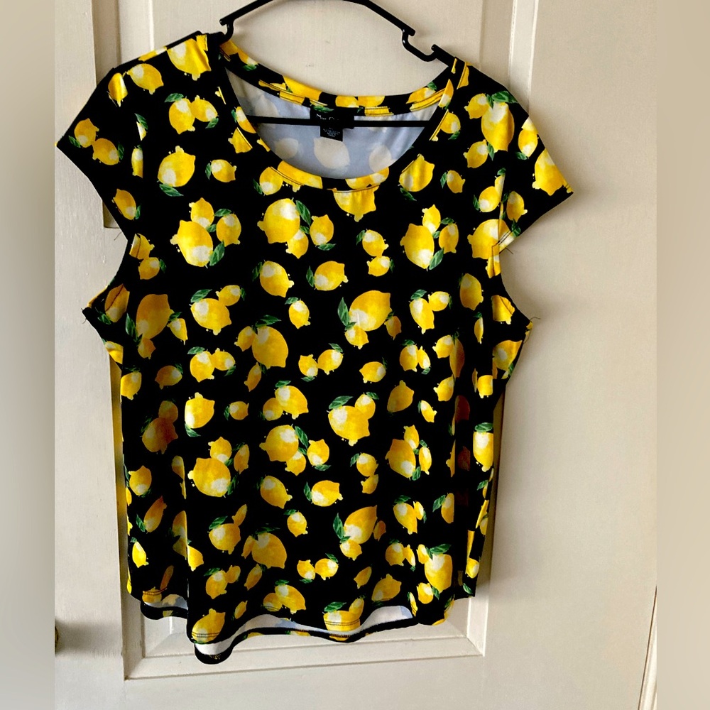 Lemon design shirt